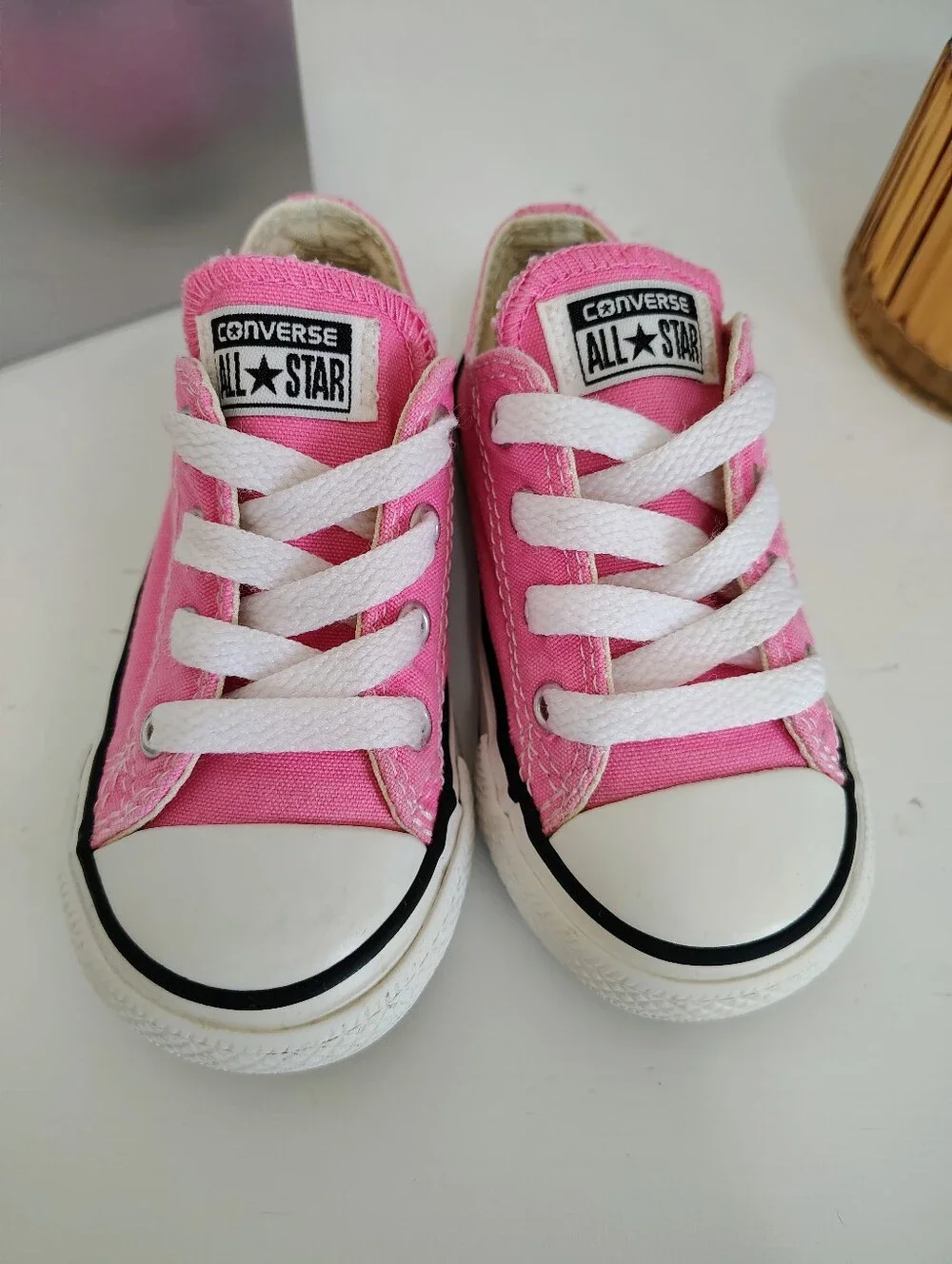 Converse Pink Low Top 6 & Black Low-Top 5 Zoe & Zac Pink 7 Kids Sneakers
